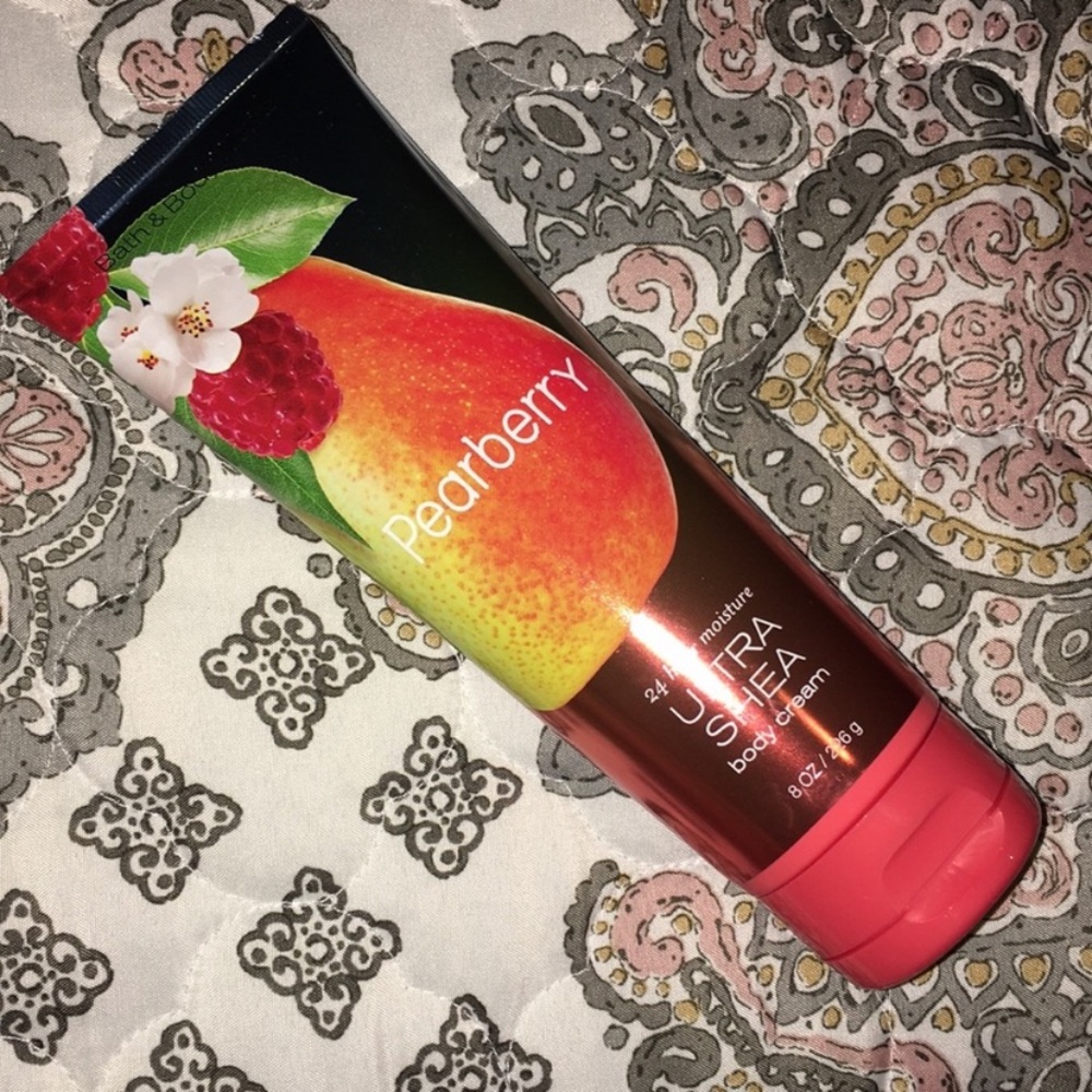 ✨3 for $20 Sale✨Pearberry Bath & Body Works Lotion
